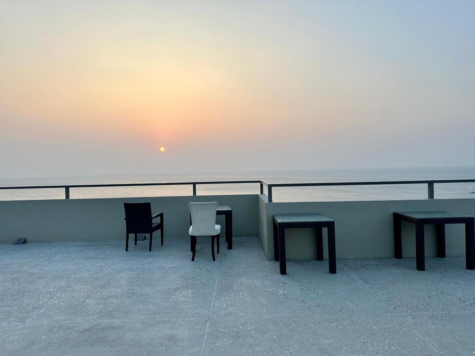 Ocean Breeze Hotel Residencies Britlanka Apartments Negombo Luaran gambar