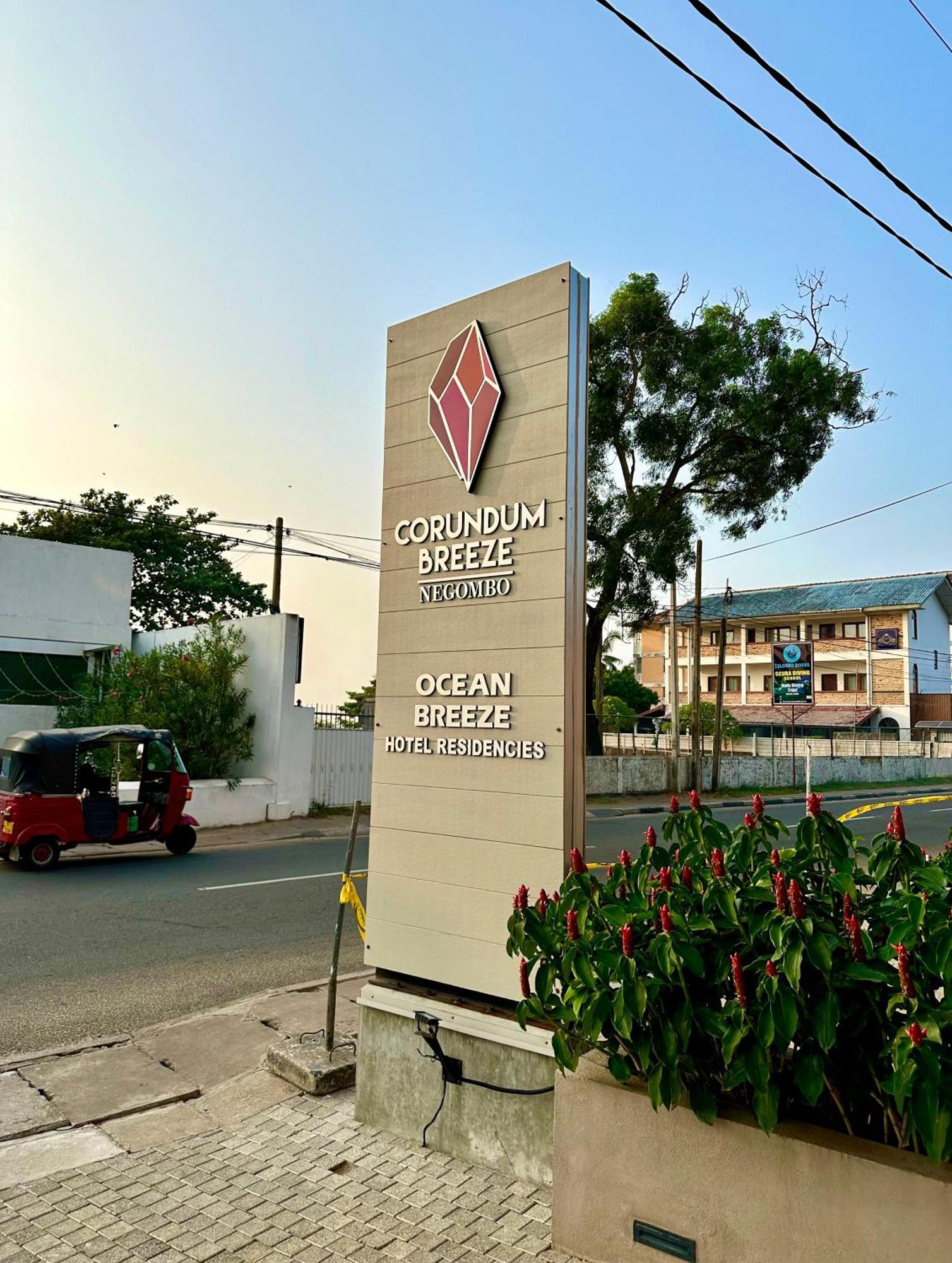 Ocean Breeze Hotel Residencies Britlanka Apartments Negombo Luaran gambar